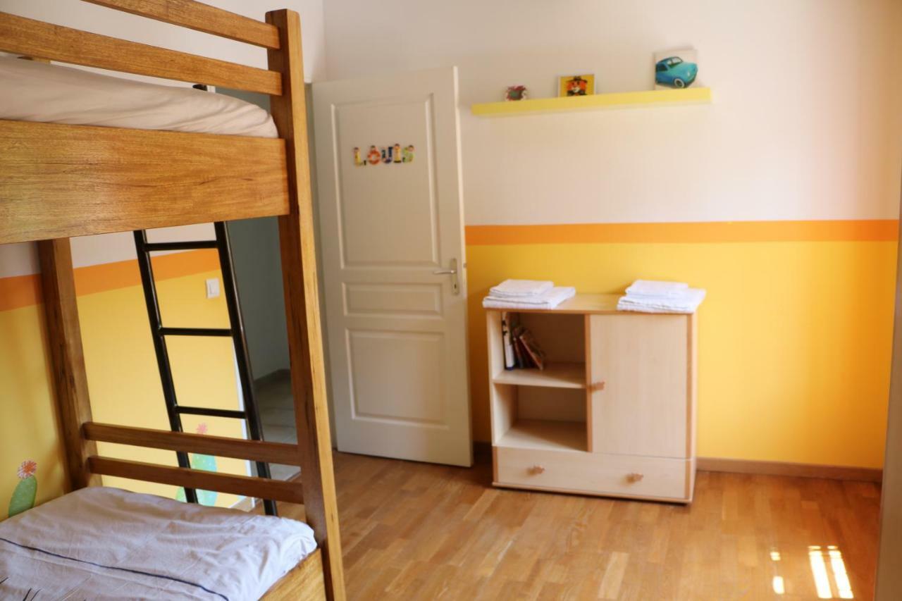 Charmante Maison De Village Cucuron Eksteriør bilde
